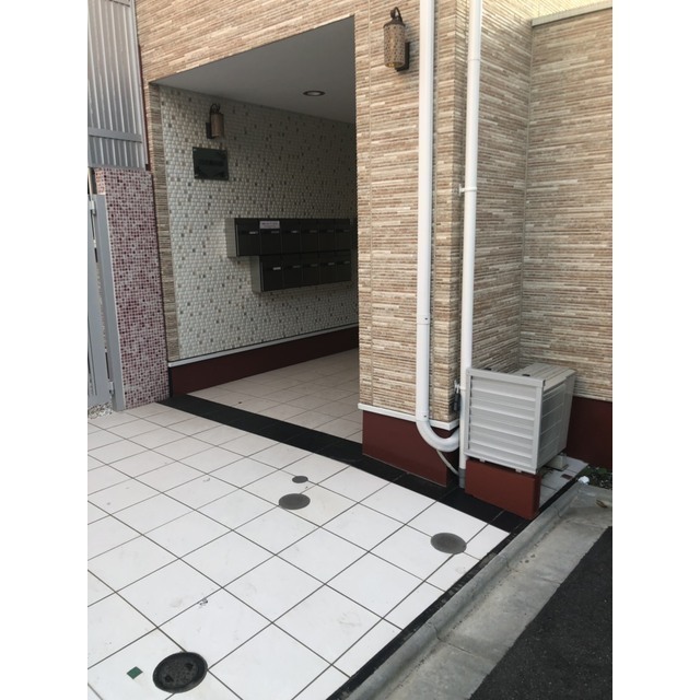 エントランス前