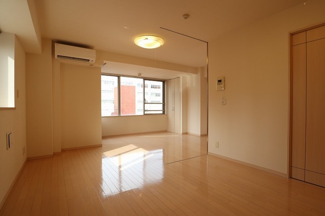 12帖の広々とした室内