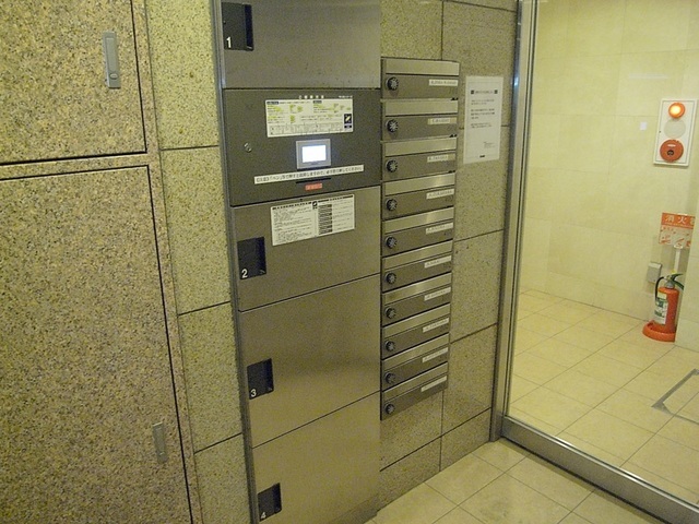 宅配ボックスあります。