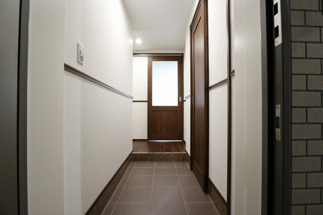 土間が広いので、ベビーカーも収納しやすいです