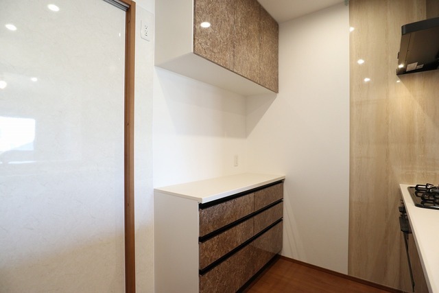 キッチンキャビネット