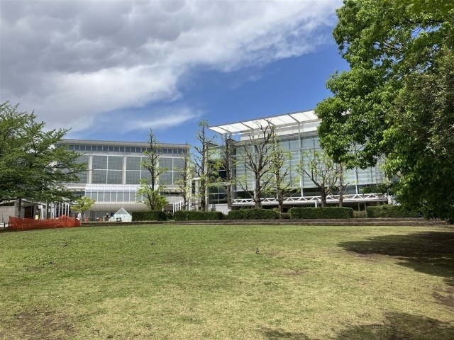 目黒区立八雲中央図書館
