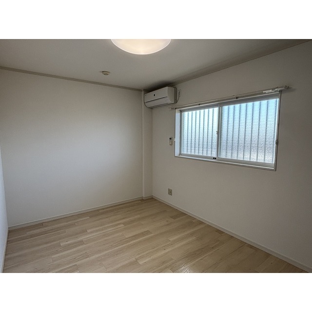 玄関側 洋室6帖