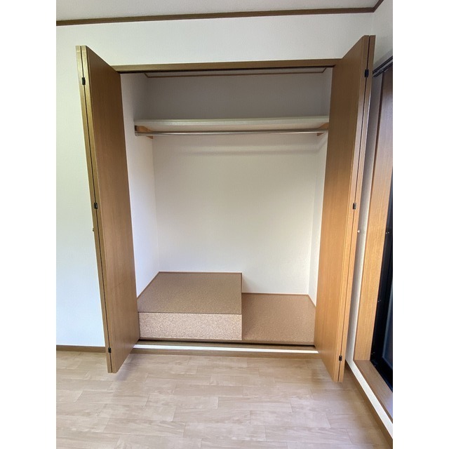 2F洋室収納