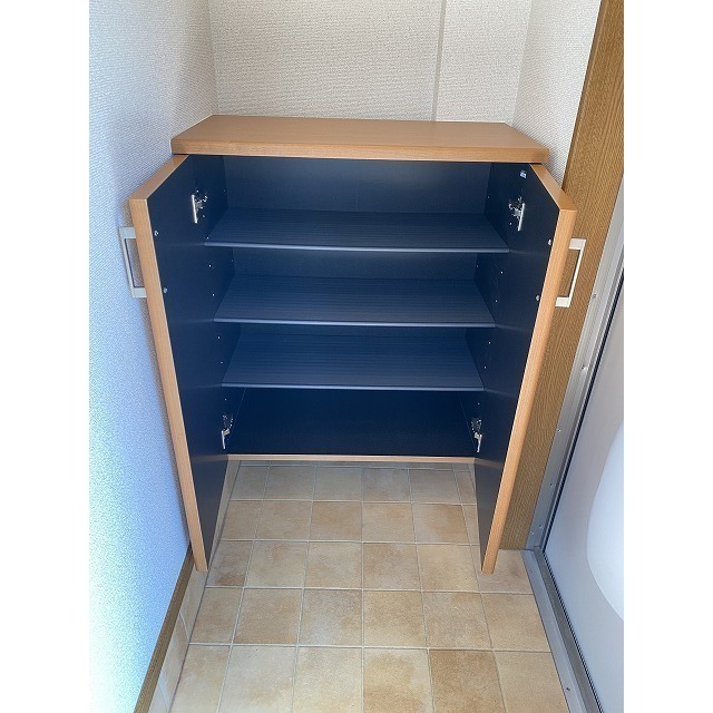 シューズボックス