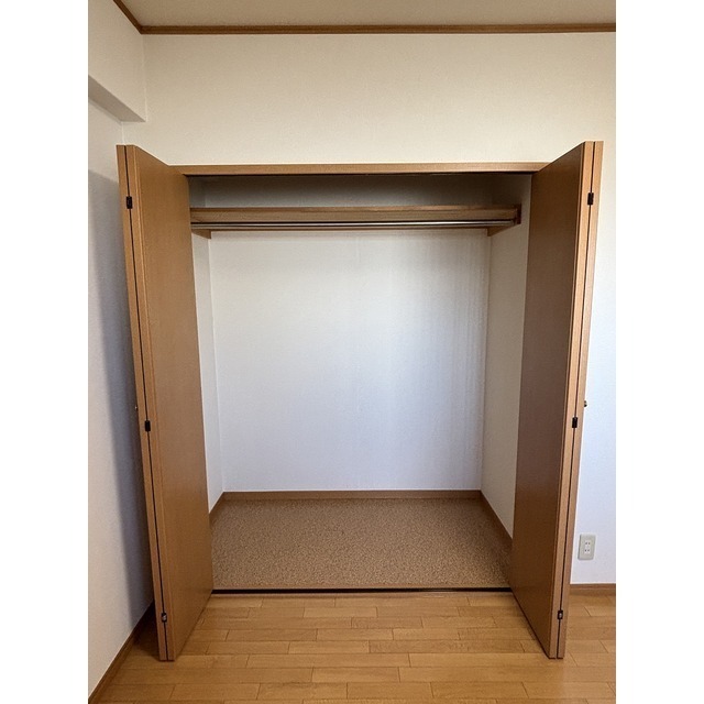 洋室6帖 クローゼット