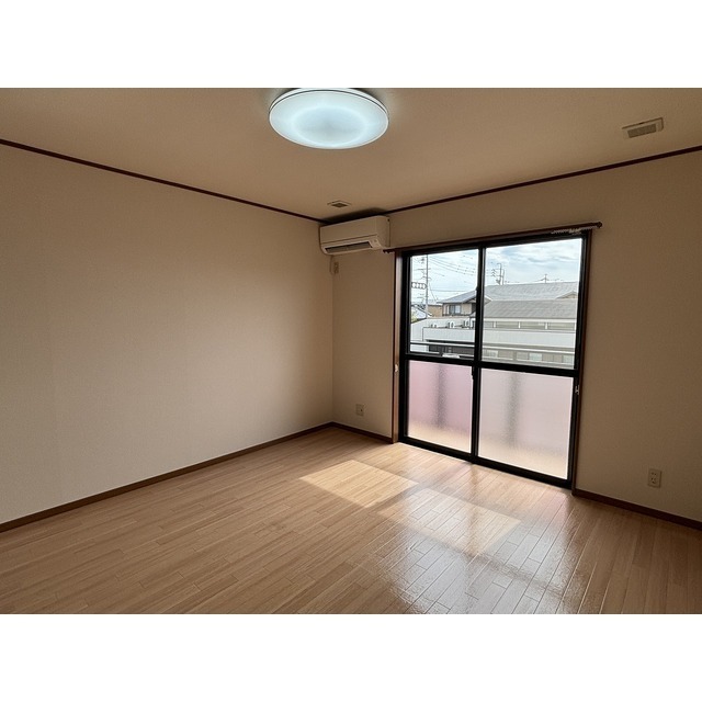 洋室8帖・エアコンつき