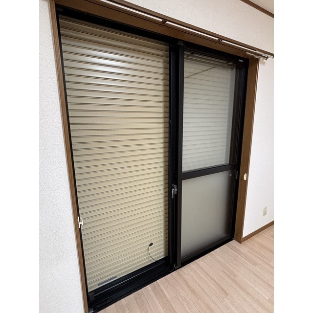 シャッター式雨戸