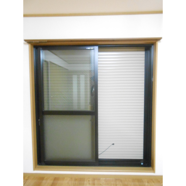 シャッター式雨戸