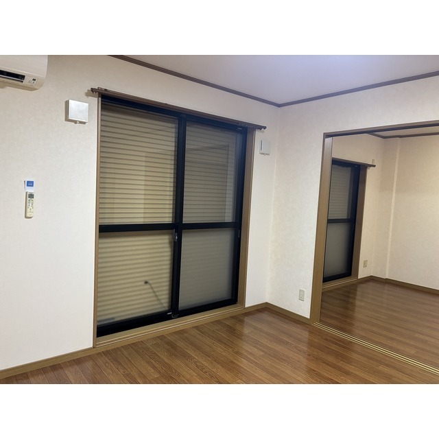 シャッター式雨戸