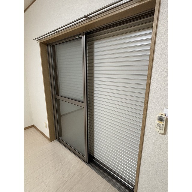 シャッター式雨戸