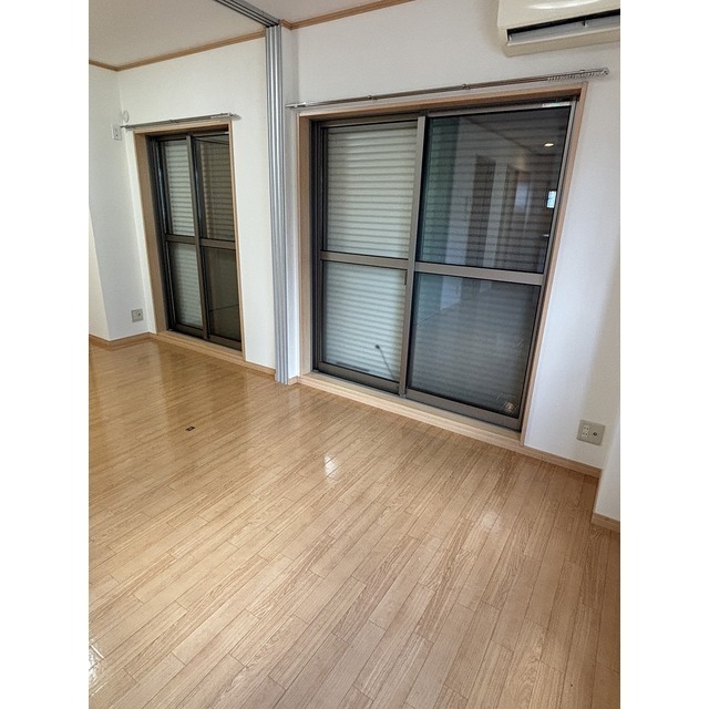 シャッター式雨戸