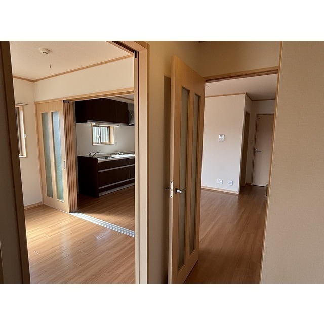 廊下から見た室内